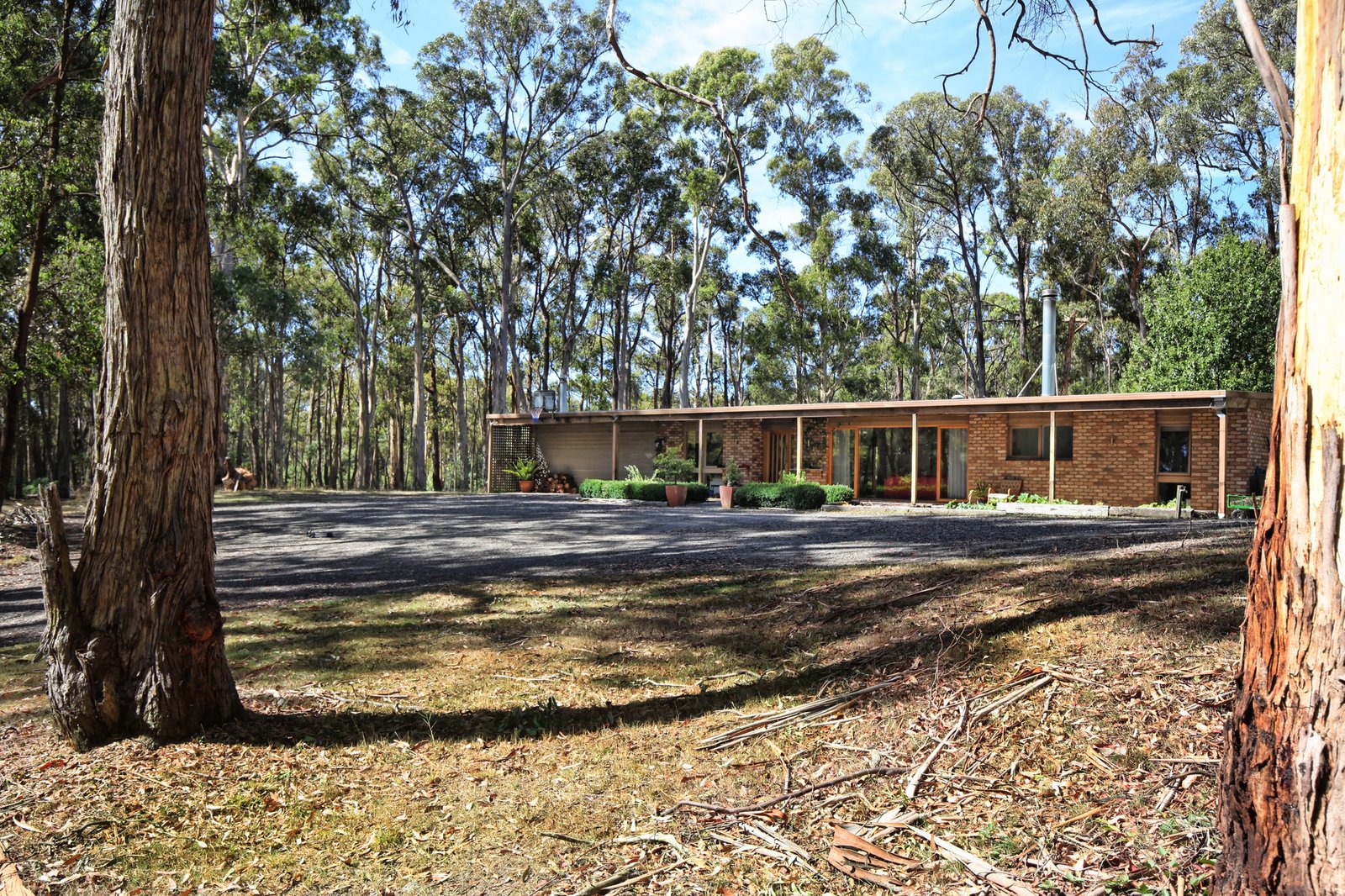 Real Estate and Property in 32 Harpers Road South, Woodend, VIC