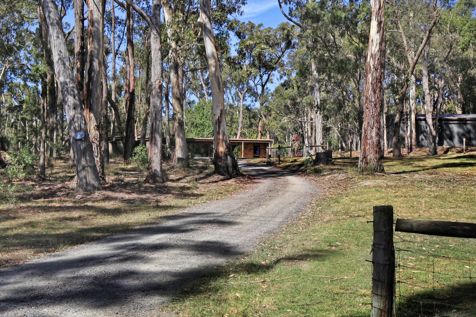 Real Estate and Property in 32 Harpers Road South, Woodend, VIC