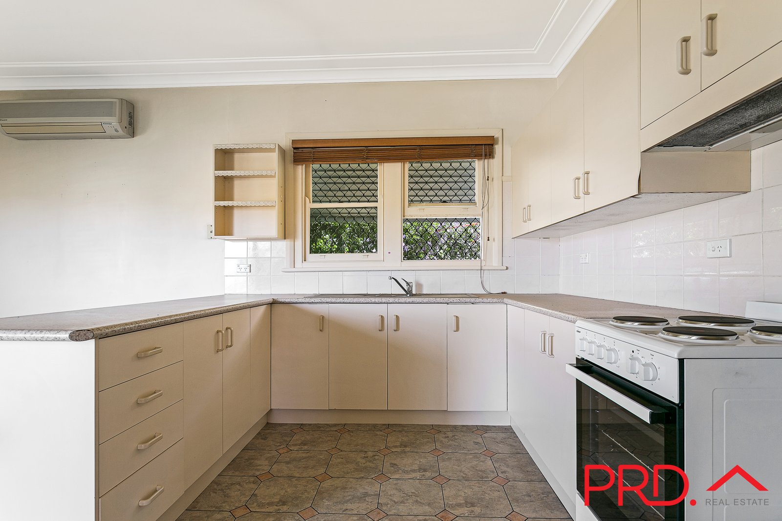 32 Hillvue Road TAMWORTH 4