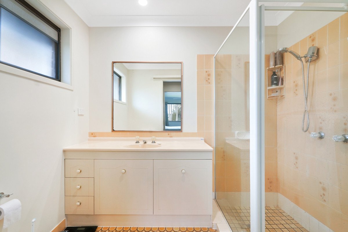 32 Honeyeater Drive Burleigh Waters 12