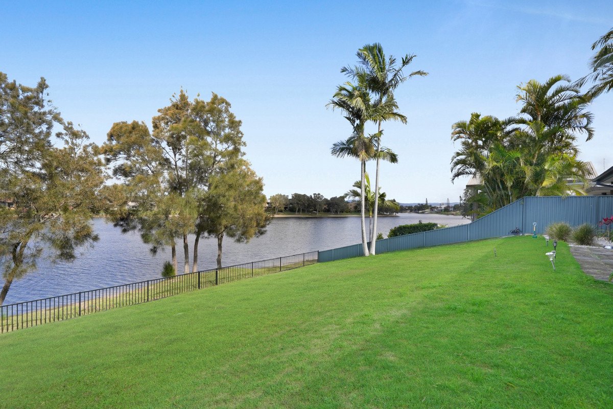 32 Honeyeater Drive Burleigh Waters 18