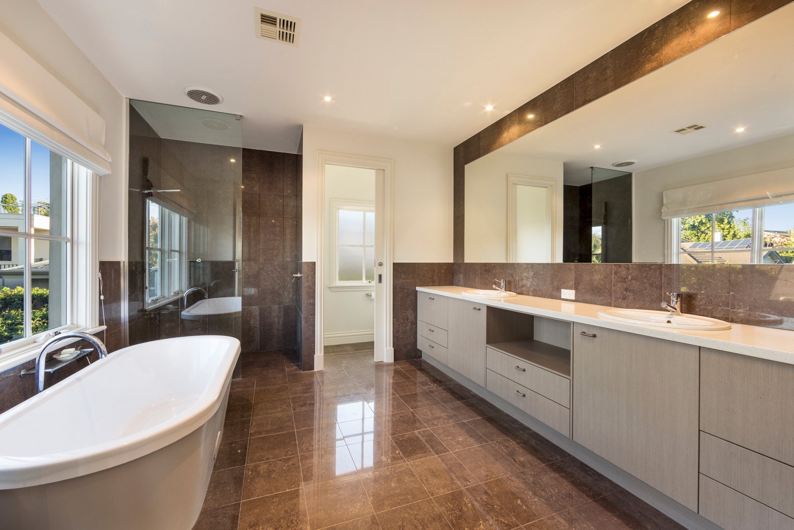 Real Estate and Property in 32 Hopetoun Road, Toorak, VIC