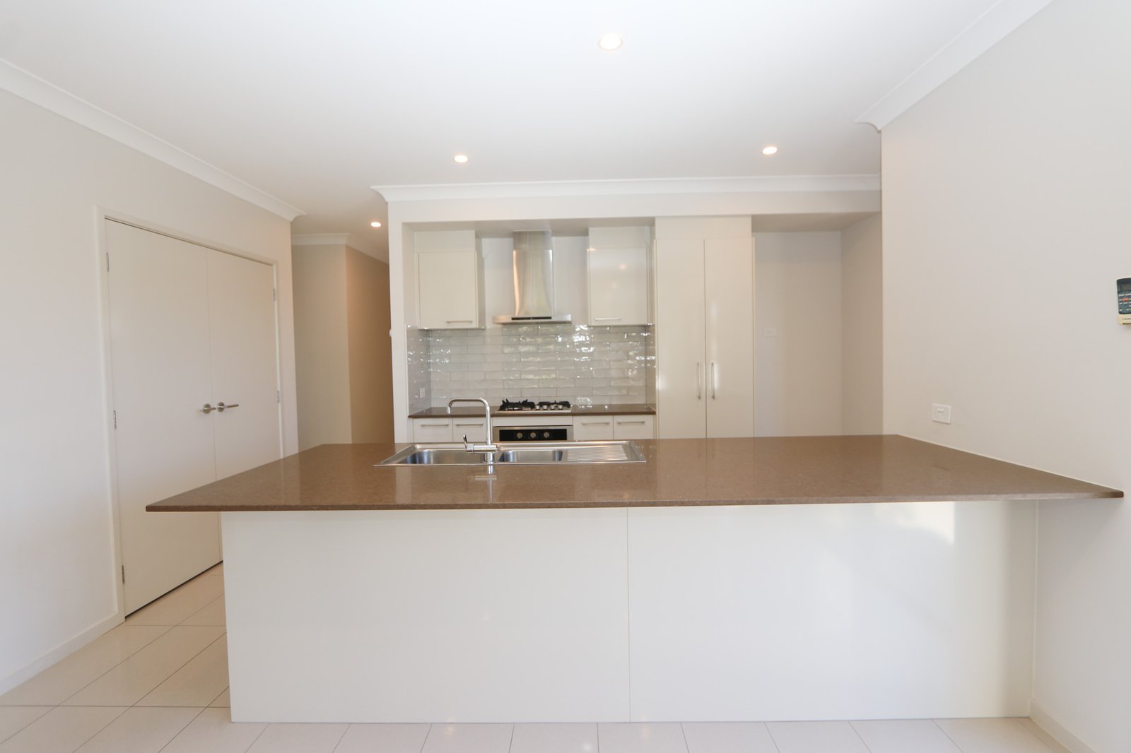 32 Hunter Street ORMEAU HILLS 6