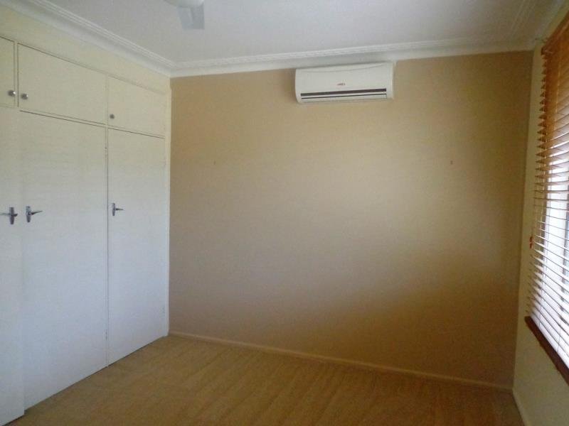 32 Hyman Street TAMWORTH 4