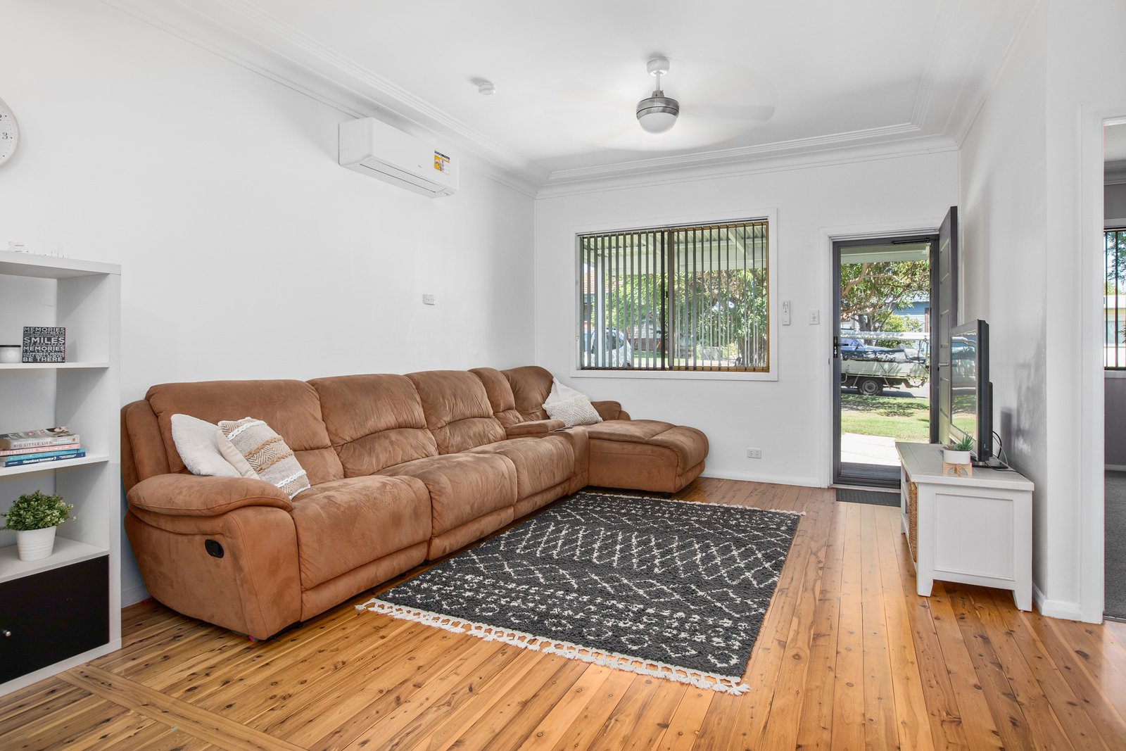 32 Irving Street BERESFIELD 2