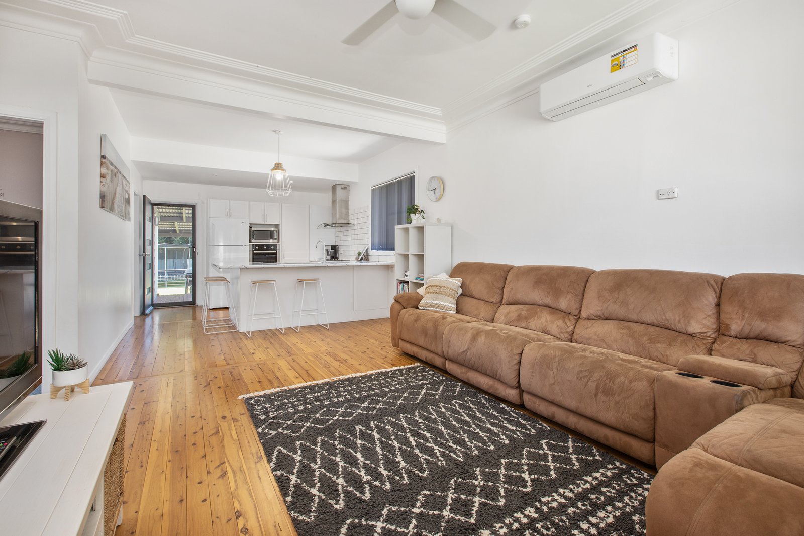 32 Irving Street BERESFIELD 3