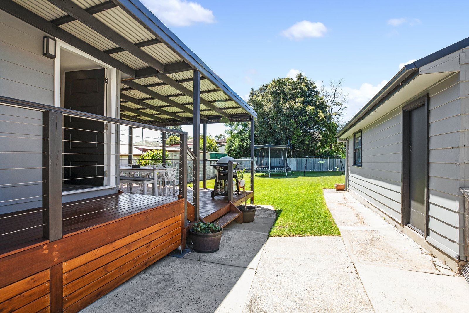 32 Irving Street BERESFIELD 16