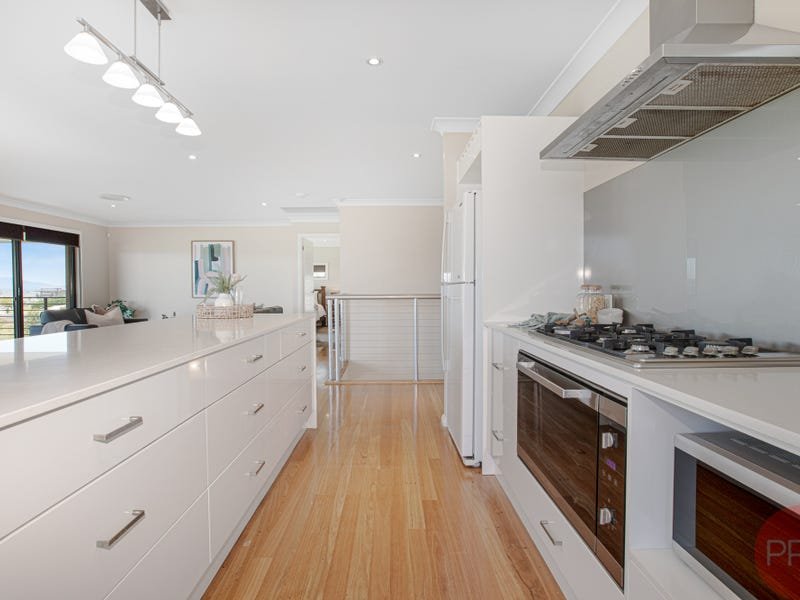 32 James Leslie Drive GILLIESTON HEIGHTS 8