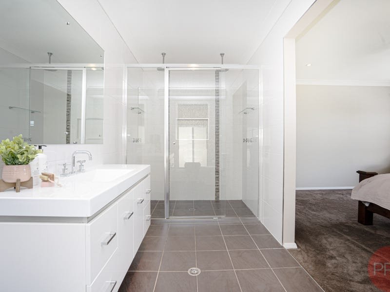 32 James Leslie Drive GILLIESTON HEIGHTS 10