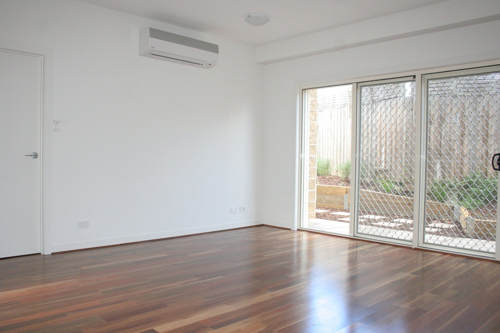 Gallery: 3/2 Jingella Avenue