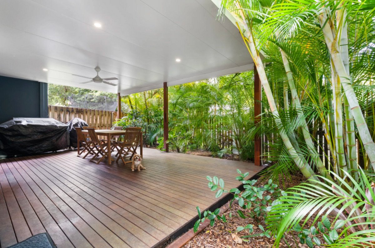 3/2 Karri Court Burleigh Heads 2
