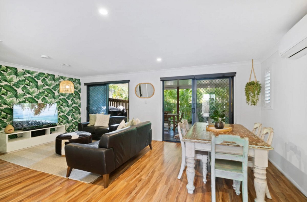 3/2 Karri Court Burleigh Heads 3