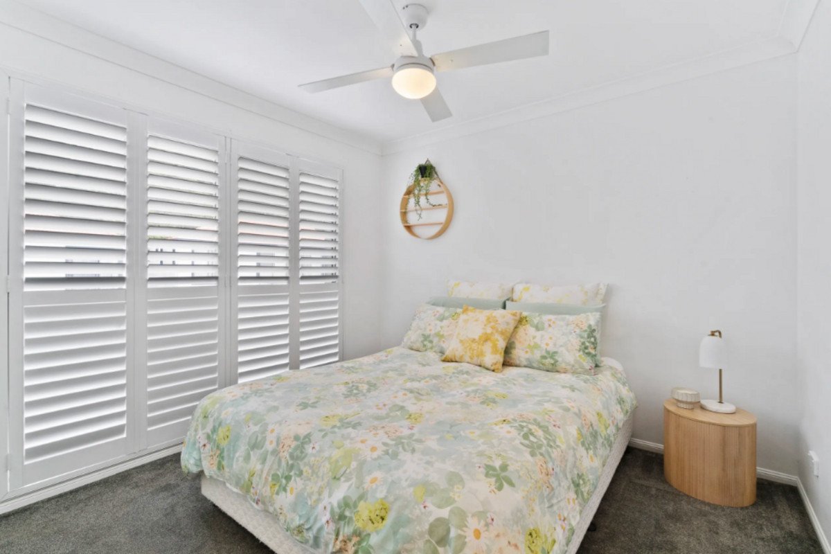 3/2 Karri Court Burleigh Heads 11