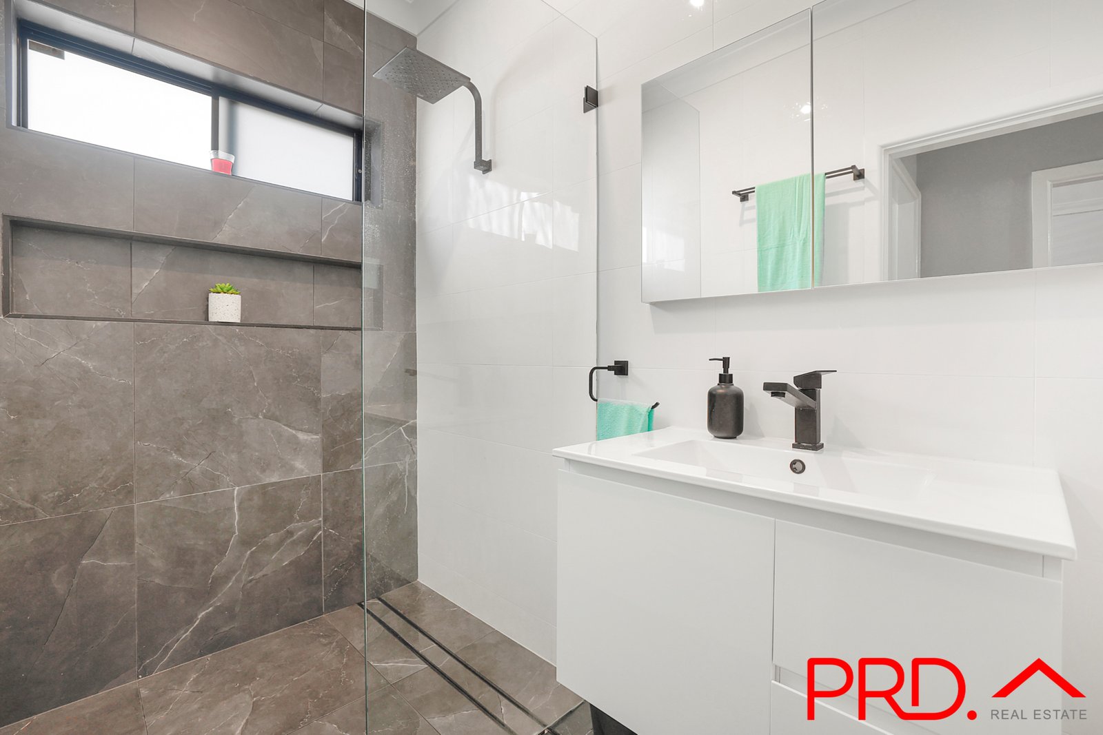 32 Kent Street TAMWORTH 11