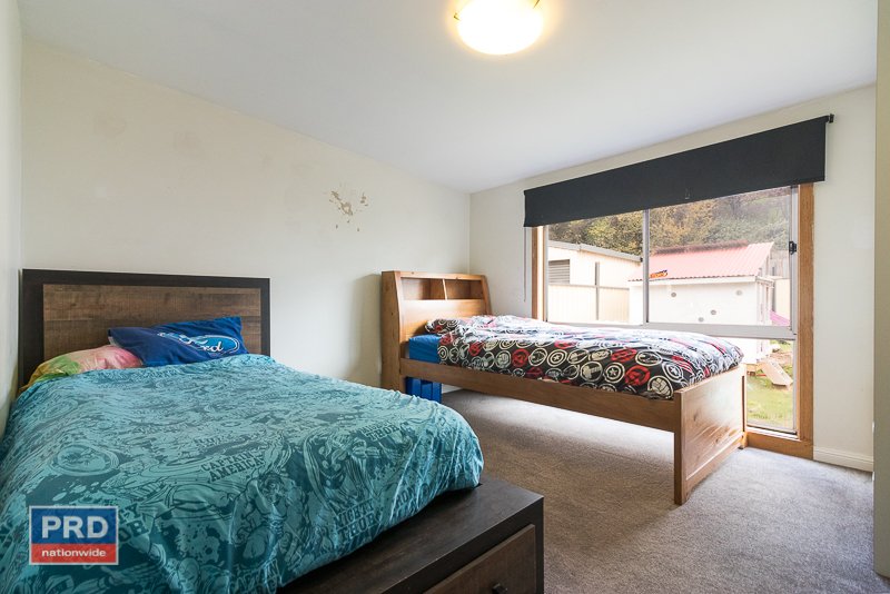 32 Kurrajong Street CAPTAINS FLAT 9