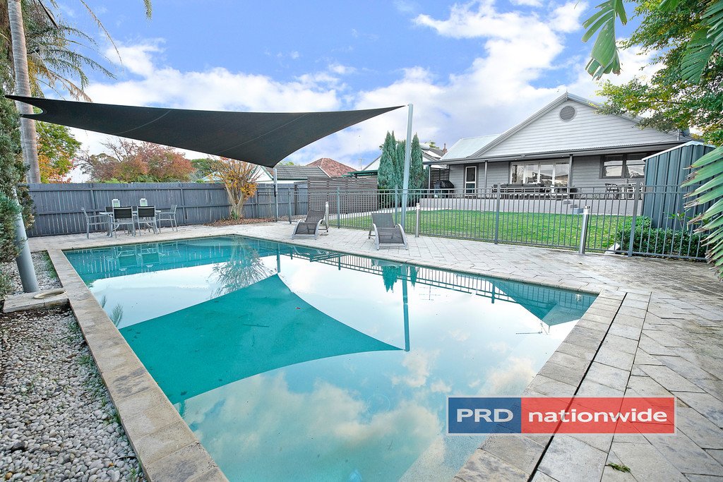 32 Ladbury Avenue PENRITH 4