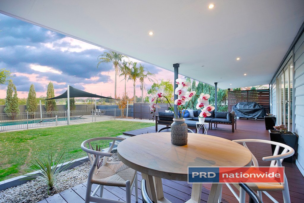 32 Ladbury Avenue PENRITH 13