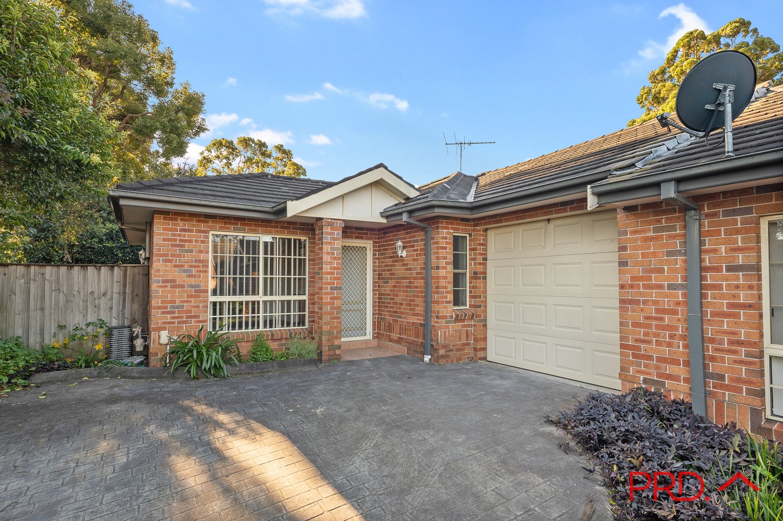 3/2 Lansdowne Street EASTWOOD 1