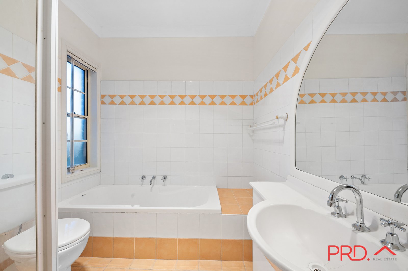 3/2 Lansdowne Street EASTWOOD 4