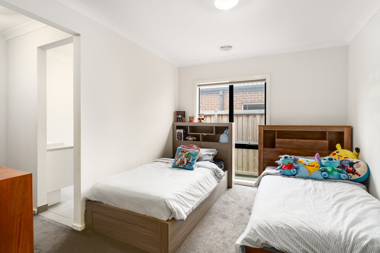Gallery: 32 Leafy Street