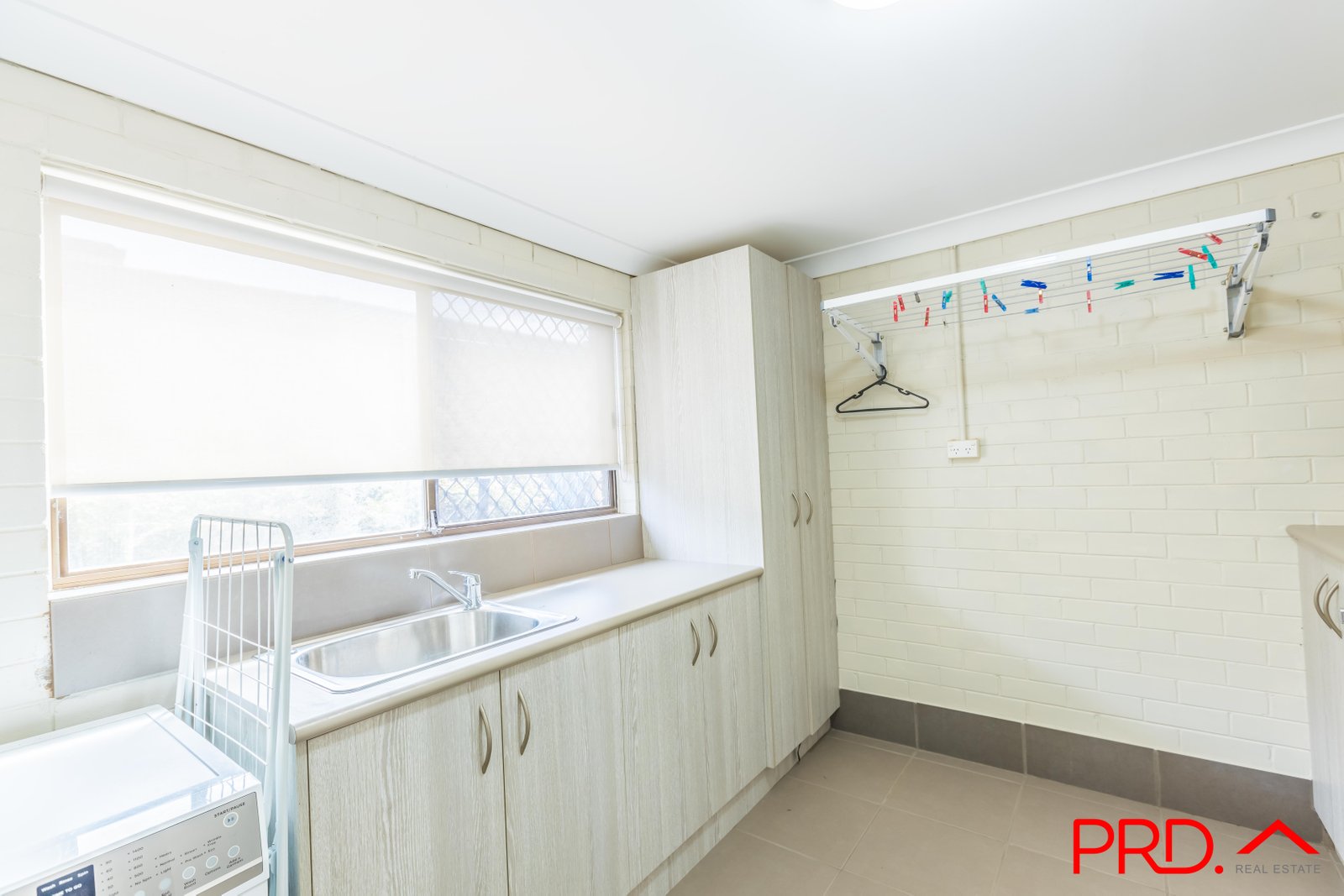 32 Lemon Gums Drive TAMWORTH 24