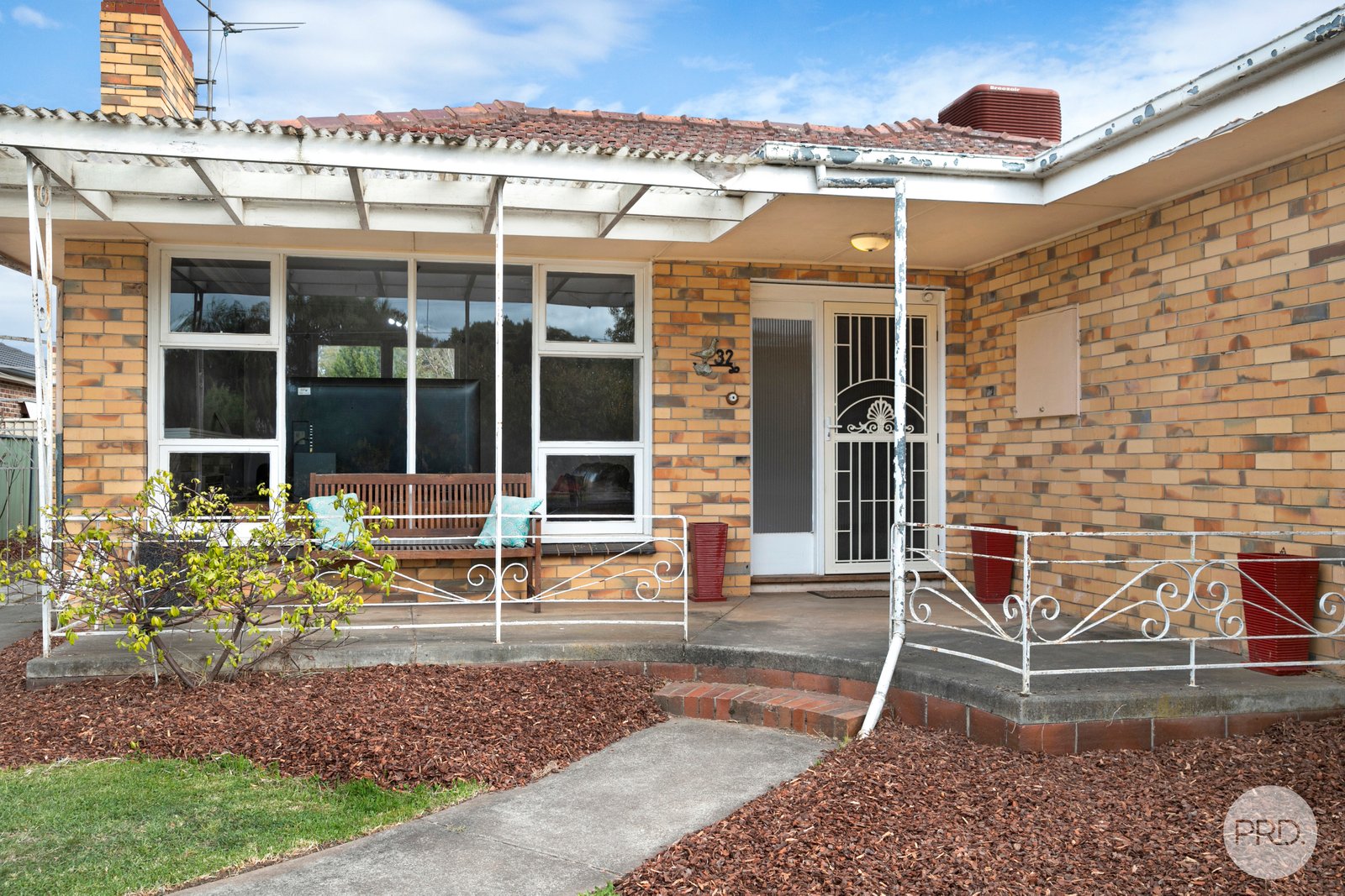 32 Longley Street ALFREDTON 2