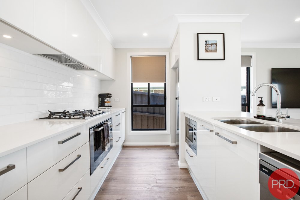 32 Lorikeet Street ABERGLASSLYN 9