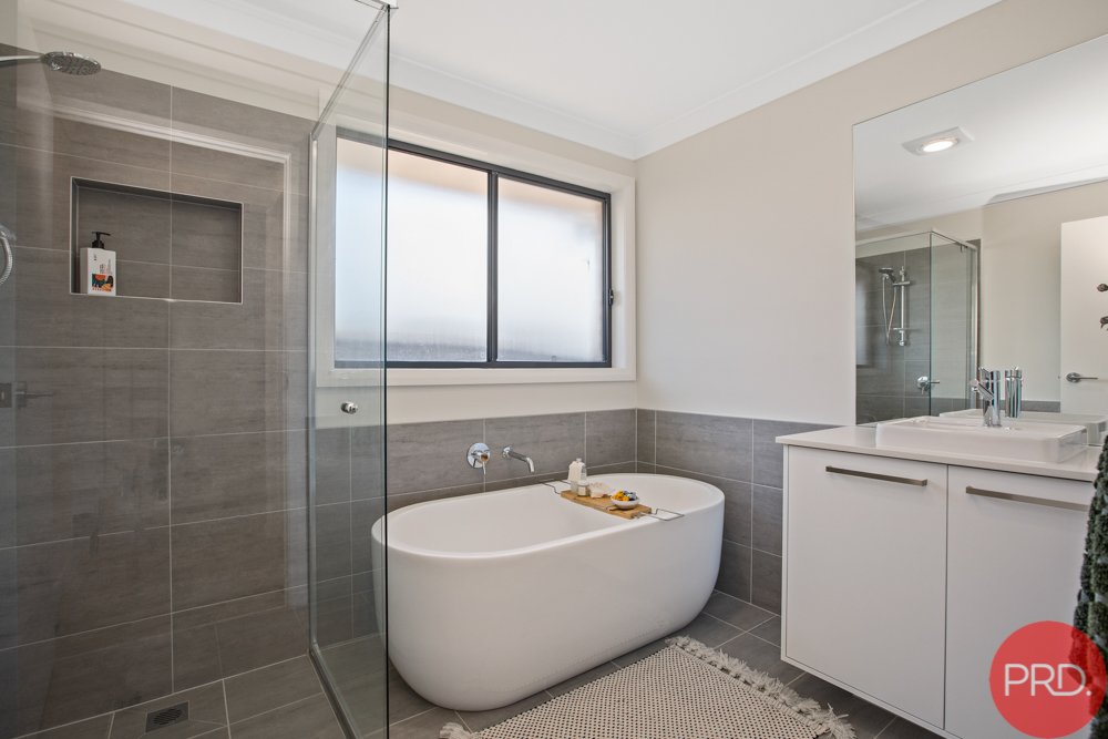 32 Lorikeet Street ABERGLASSLYN 16