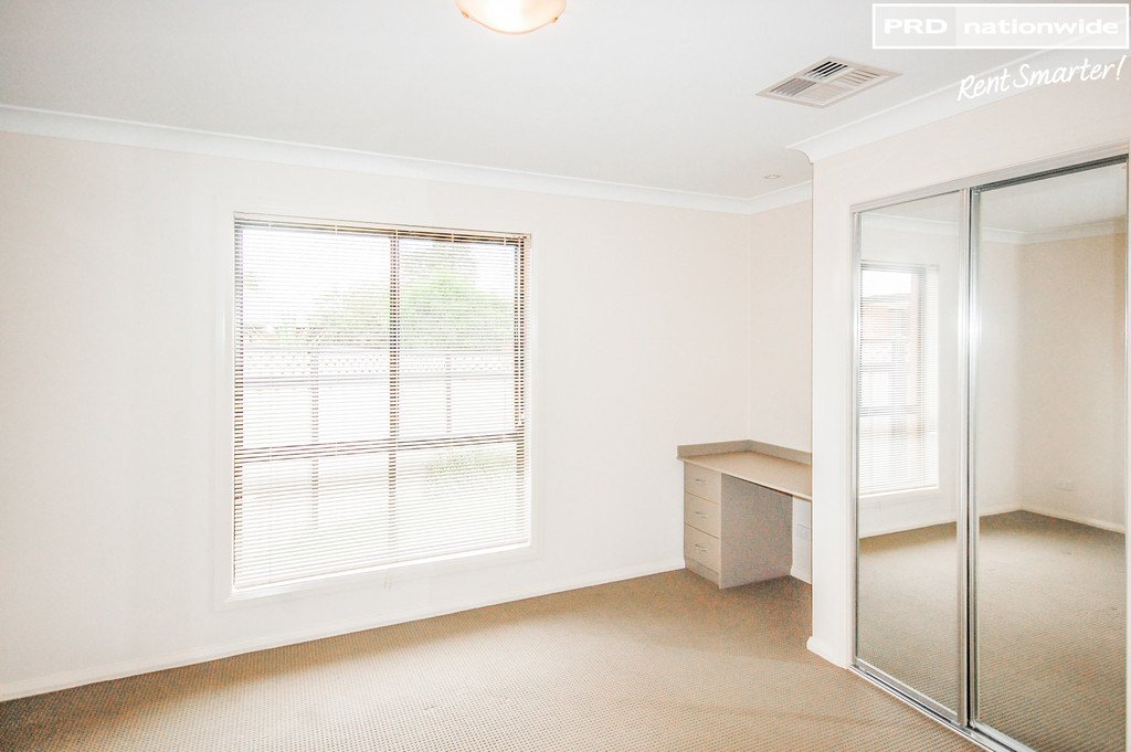 3/2 Macquarie Street MOUNT AUSTIN 7