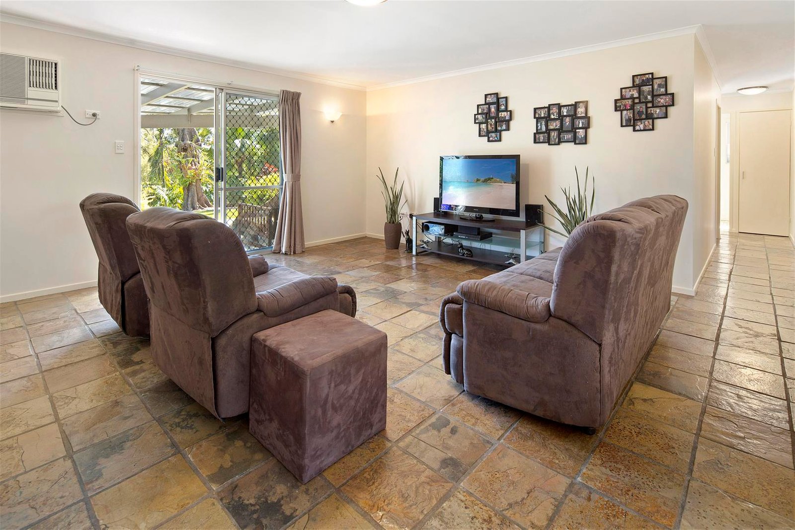 32 Manooka Drive CANNONVALE 8