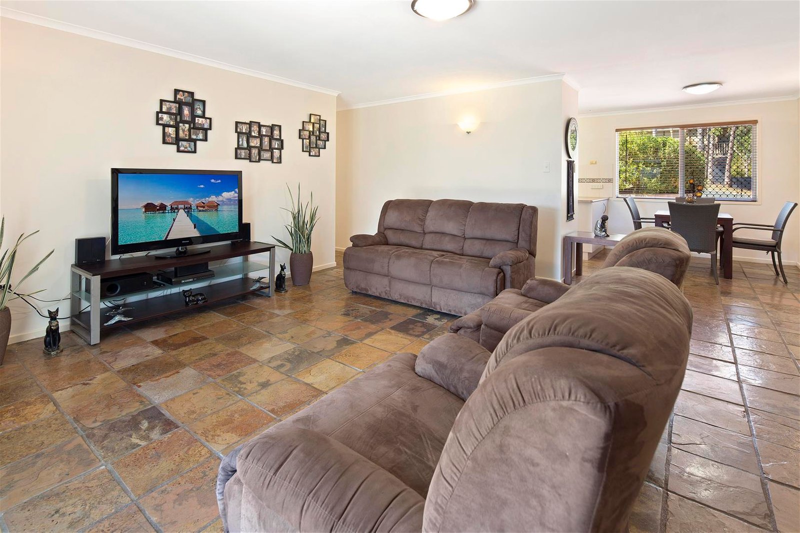 32 Manooka Drive CANNONVALE 10