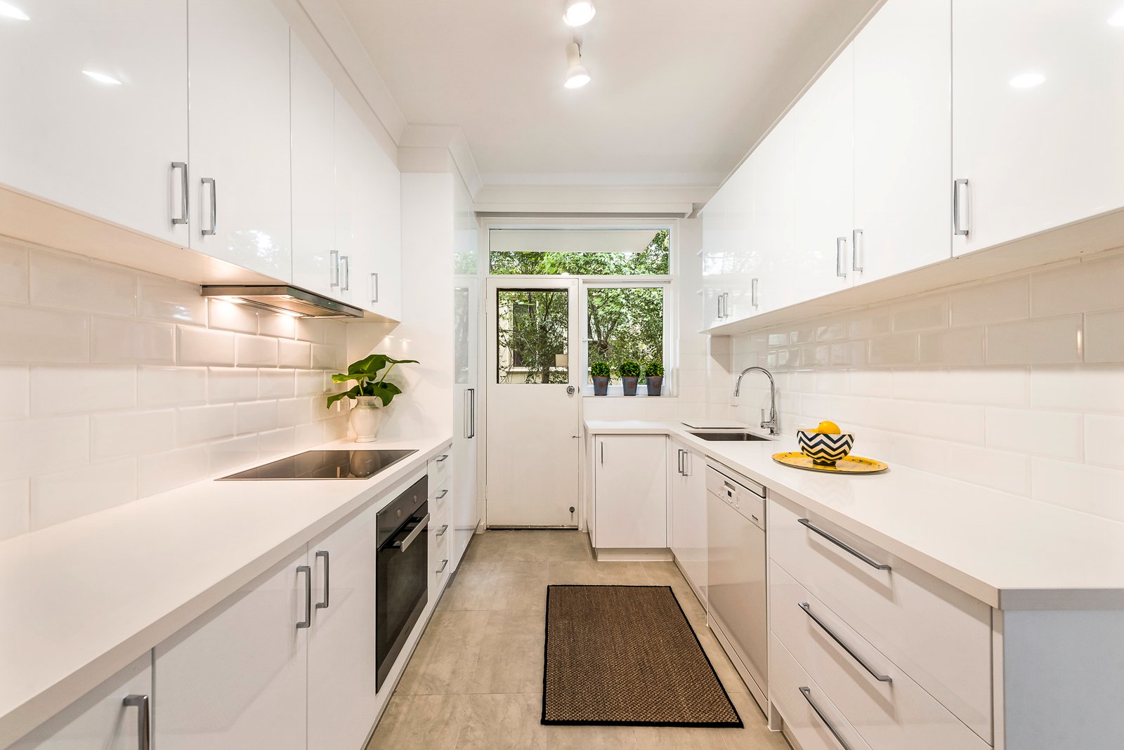 Real Estate and Property in 3/2 Maple Grove, Toorak, VIC