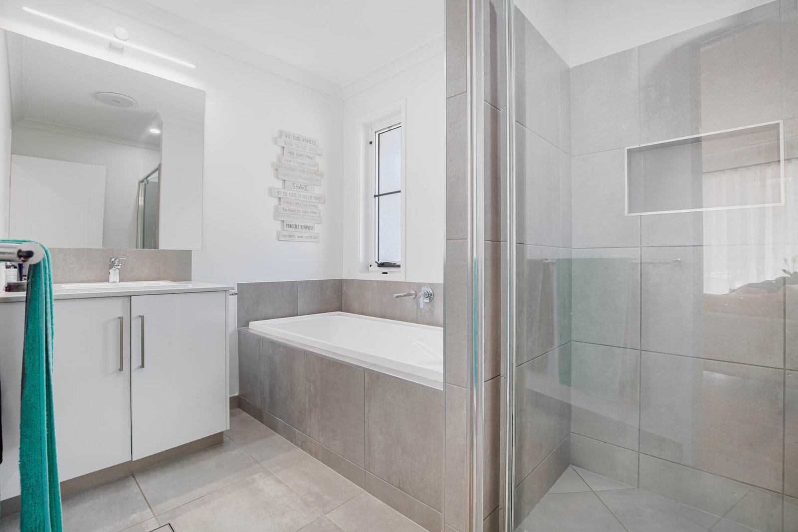 32 Mcgills Road KUTTABUL 16