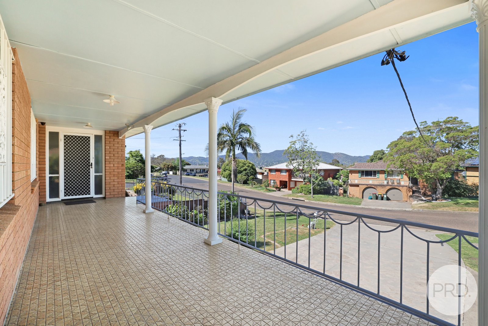 32 McRae Street TAMWORTH 4