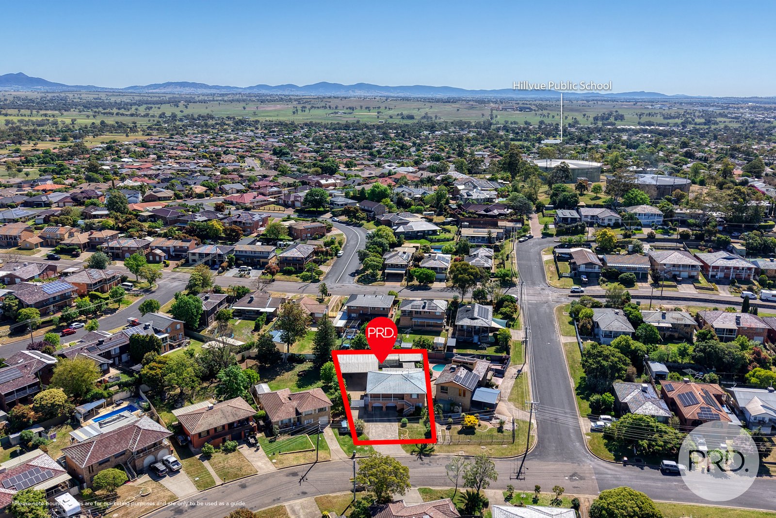 32 McRae Street TAMWORTH 24