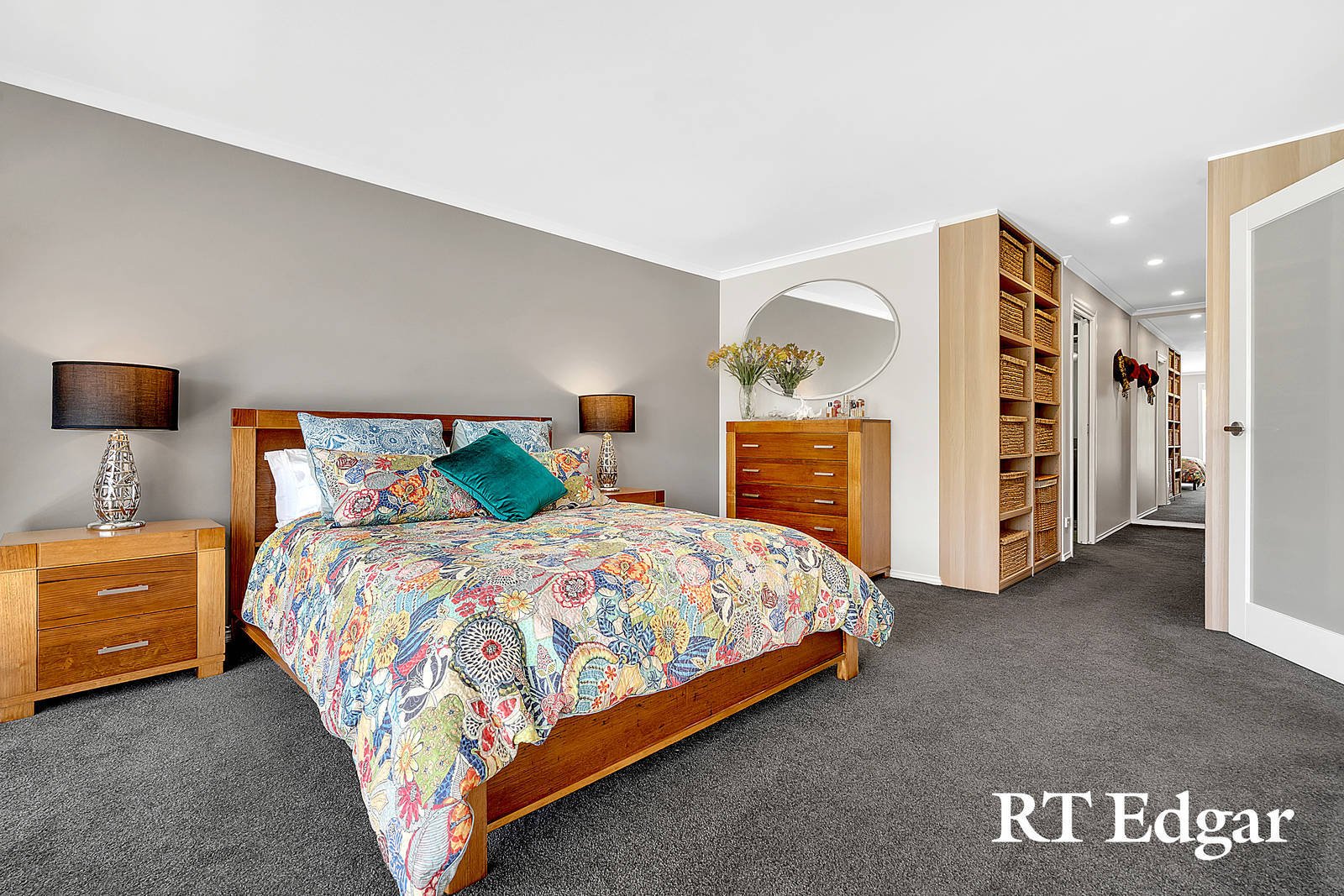 Real Estate and Property in 32 Metcalfe Drive, Romsey, VIC