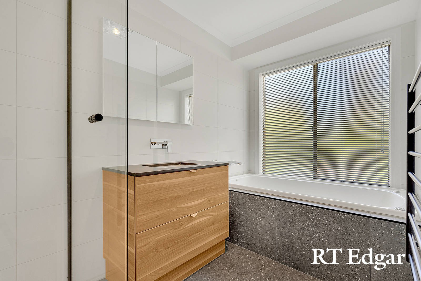 Real Estate and Property in 32 Metcalfe Drive, Romsey, VIC