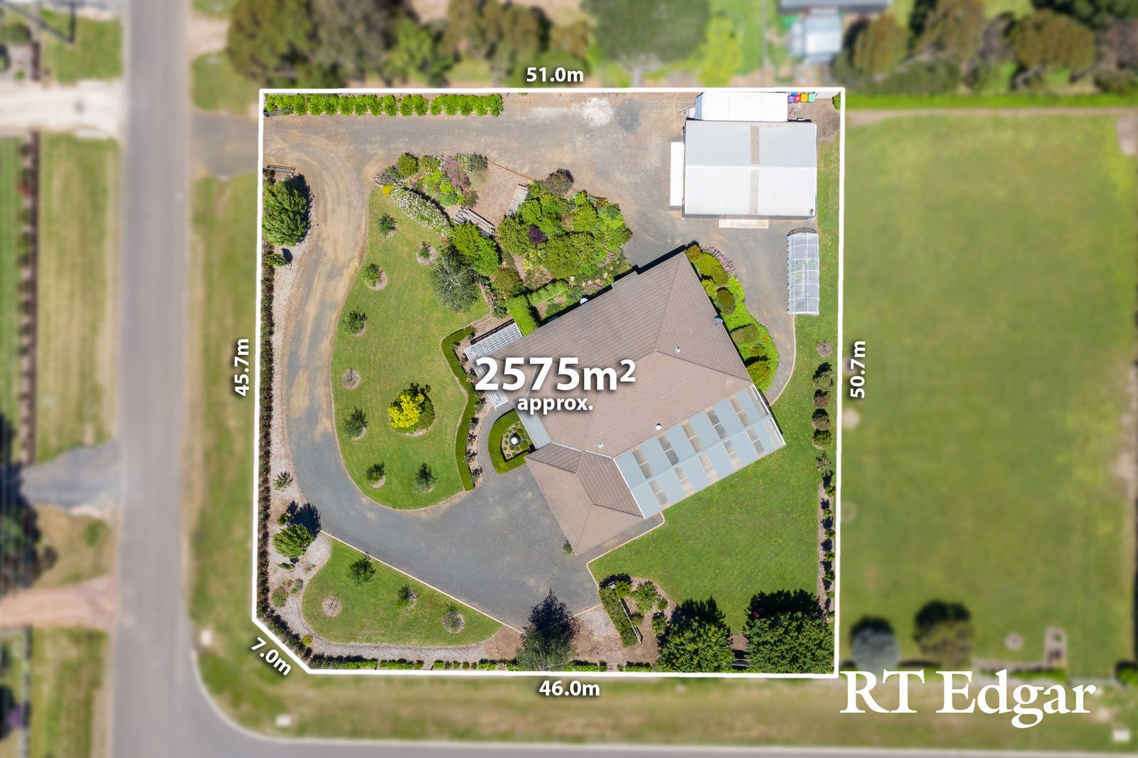 Real Estate and Property in 32 Metcalfe Drive, Romsey, VIC