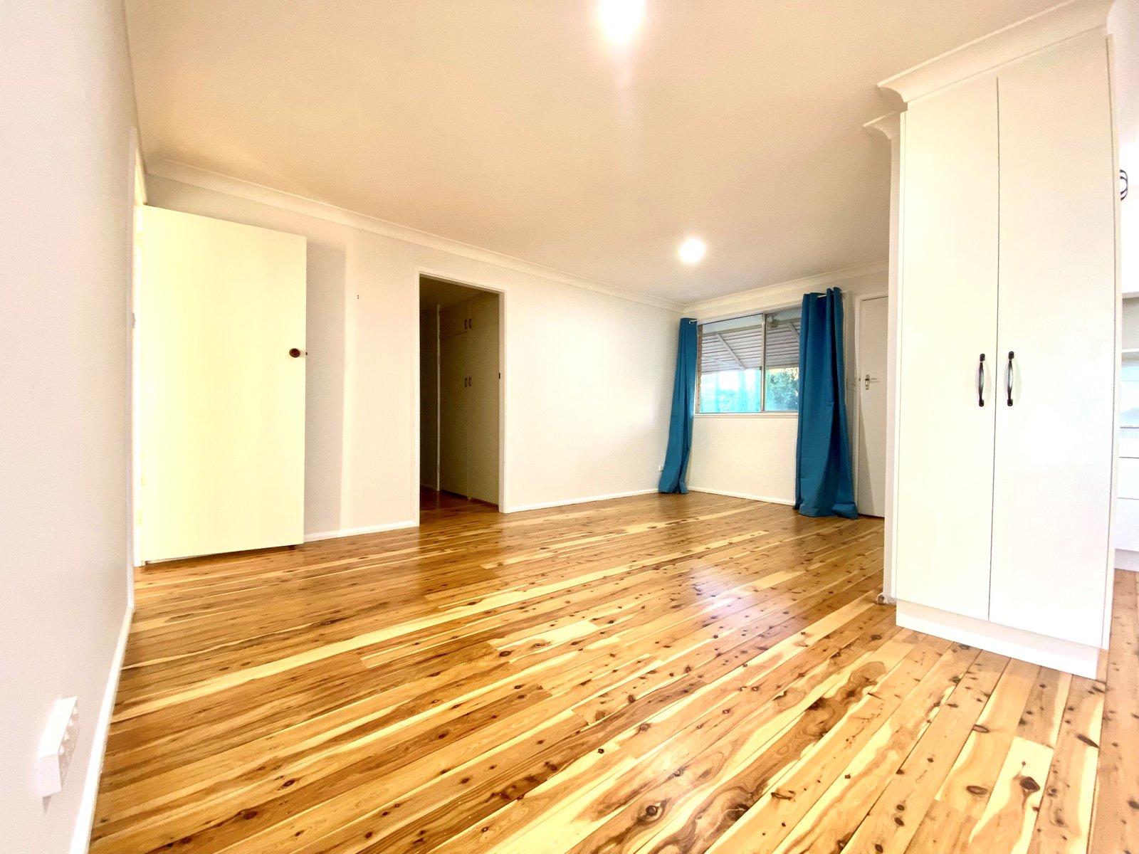 32 Minnamurra Crescent TAMWORTH 4
