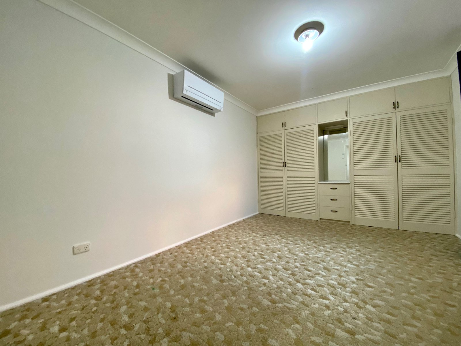 32 Minnamurra Crescent TAMWORTH 6