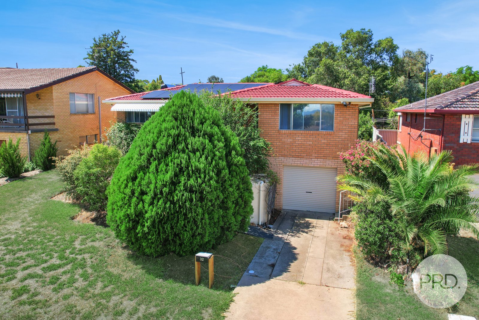 32 Minnamurra Crescent TAMWORTH 2