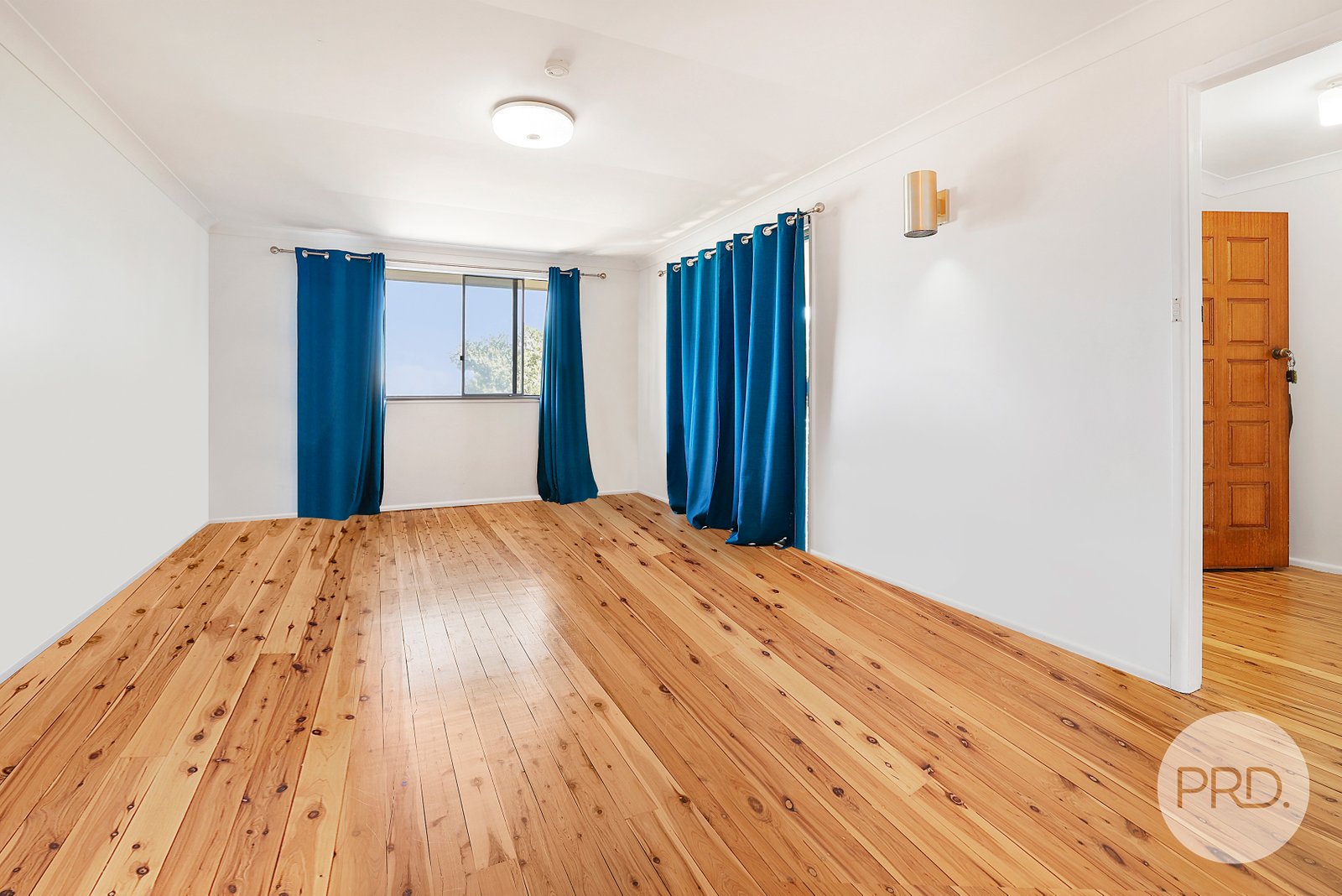 32 Minnamurra Crescent TAMWORTH 5