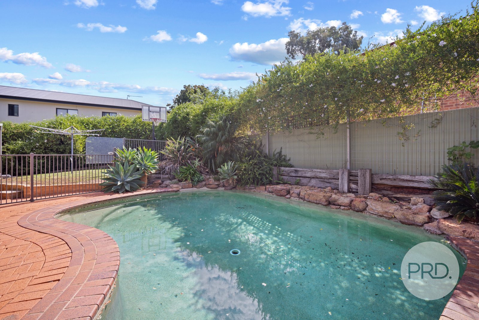 32 Missouri Avenue TOLLAND 19