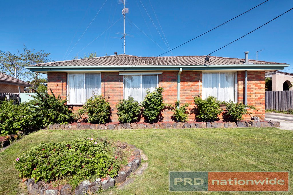 32 Montgomery Street WENDOUREE 1