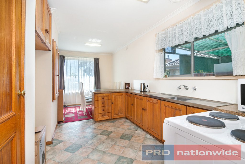 32 Montgomery Street WENDOUREE 3