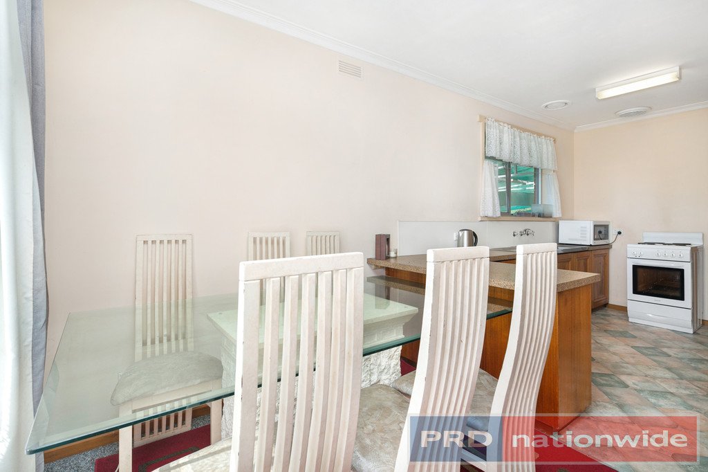 32 Montgomery Street WENDOUREE 4