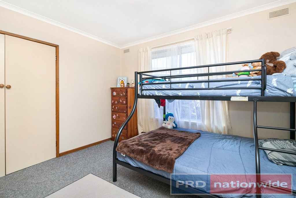 32 Montgomery Street WENDOUREE 5