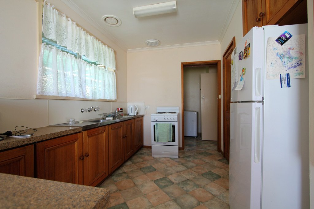 32 Montgomery Street WENDOUREE 4