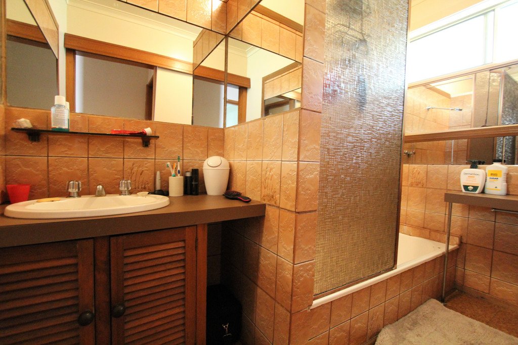 32 Montgomery Street WENDOUREE 5