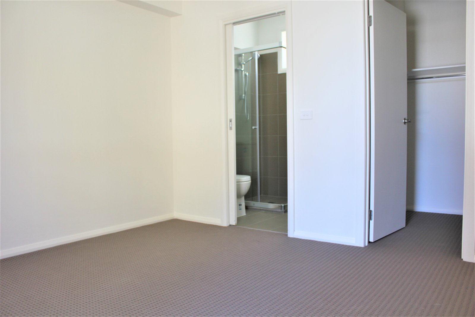 Gallery: 3/2 Moorong Street